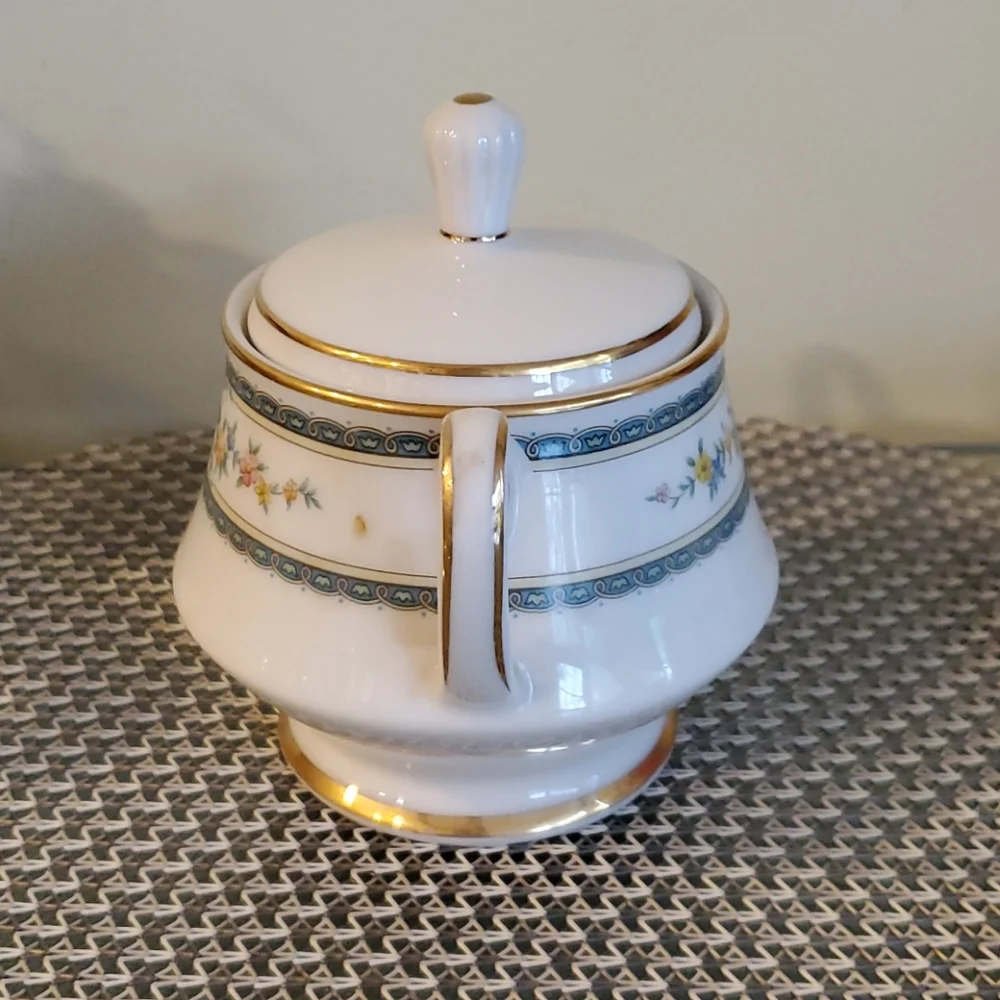 Noritake Amenity Sugar Bowl with Lid NWOT